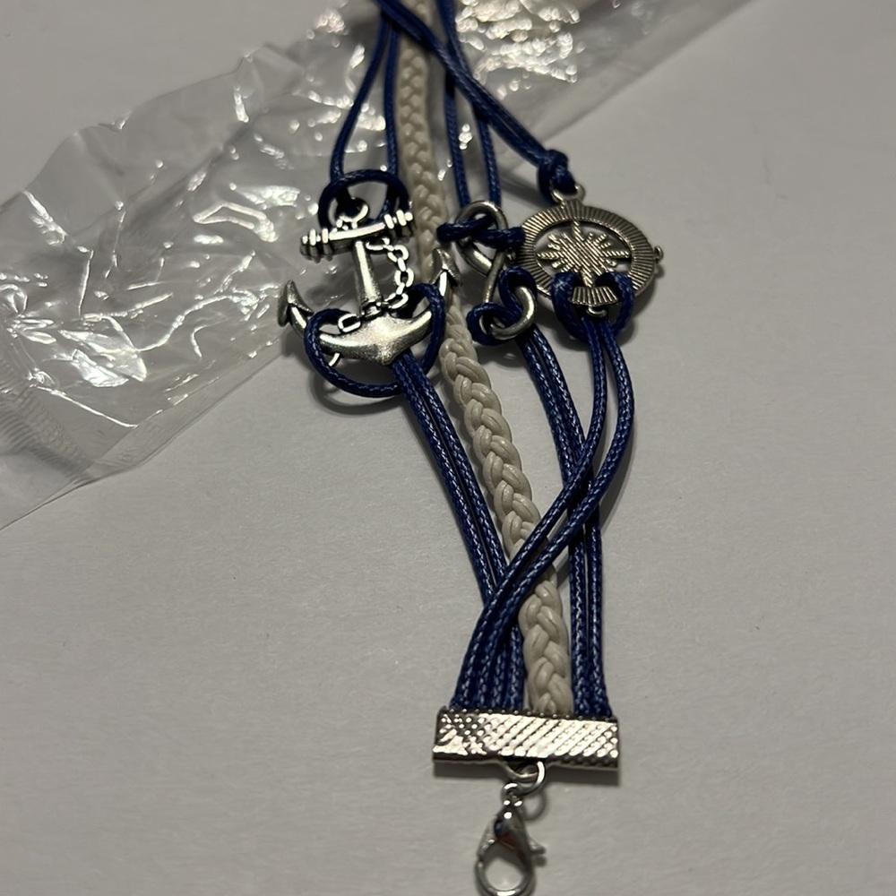 Three bracelet - Picture 2 of 5